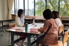 A training session with group discussion