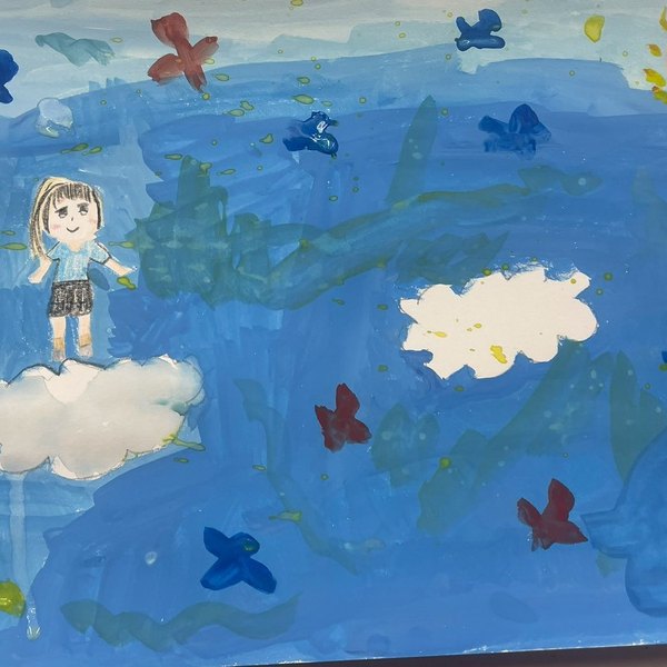 こどもスクールのアート教室の作品(青い空の絵)